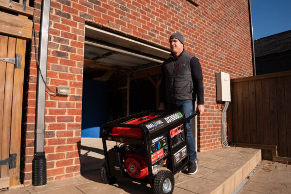 11,000 Watt Dual Fuel Portable Generator w/ CO Alert - Image 14