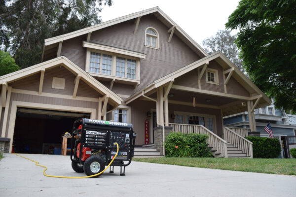 10,000 Watt Dual Fuel Portable Generator - Image 4