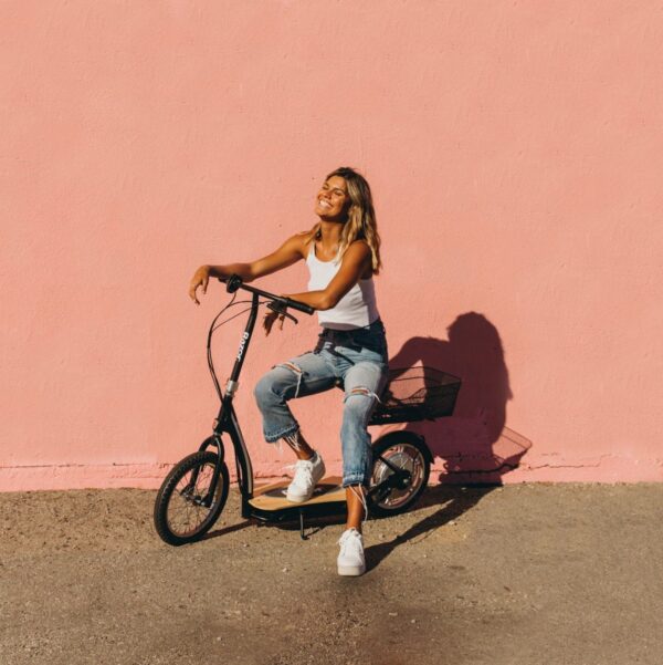 Razor EcoSmart Metro HD 36V 350W Electric Scooter - Image 4
