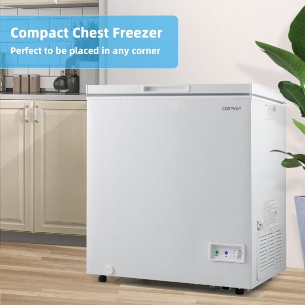 Costway Compact Chest Freezer 5 Cu.ft with Removable Storage Basket New - Image 4