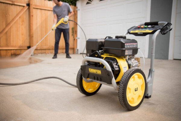 Champion 100780 Pressure Washer Gas Champion Engine 3100 PSI 2.2 GPM New - Image 2