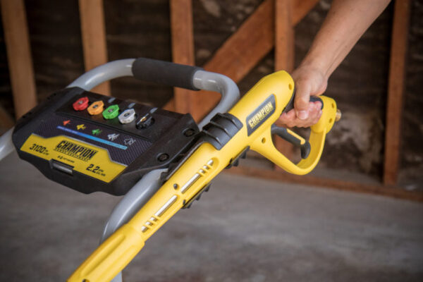 Champion 100780 Pressure Washer Gas Champion Engine 3100 PSI 2.2 GPM New - Image 4