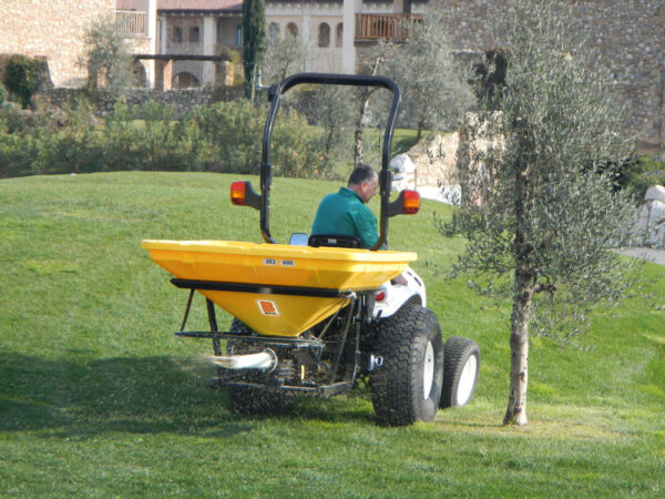 Befco 303-999 Turbo-Hop Pendulum Spreader 2,310 Lb. Capacity for Tractors 20-60 HP 540 RPM Cat. 1 and 2 New - Image 2